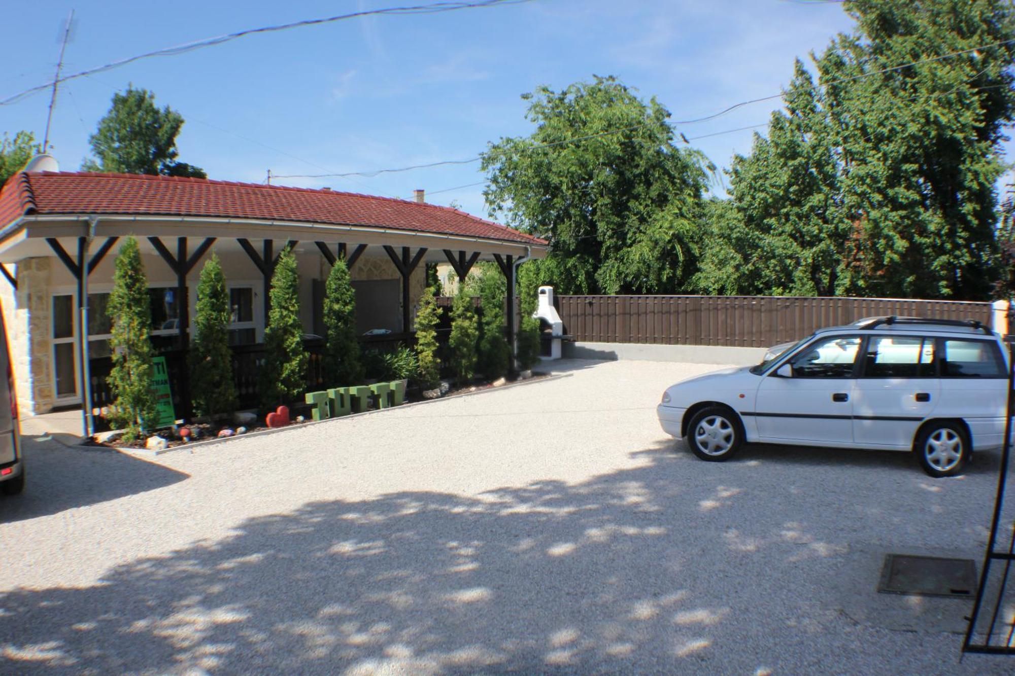 Tutti Apartman Balatonlelle Exterior photo